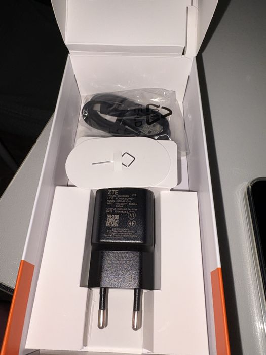 Продам телефон ZTE