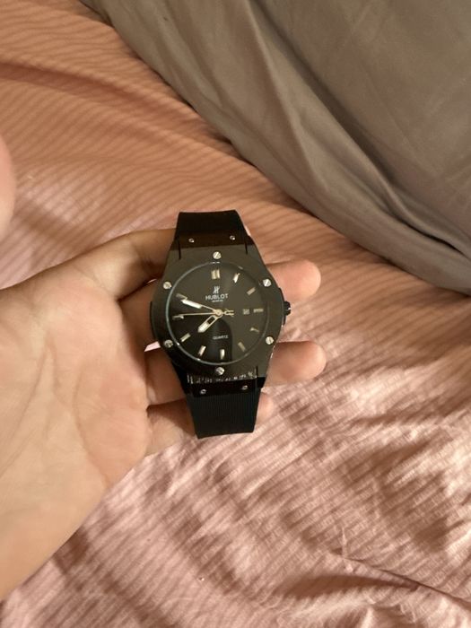 часы hublot черный по цене договоримся