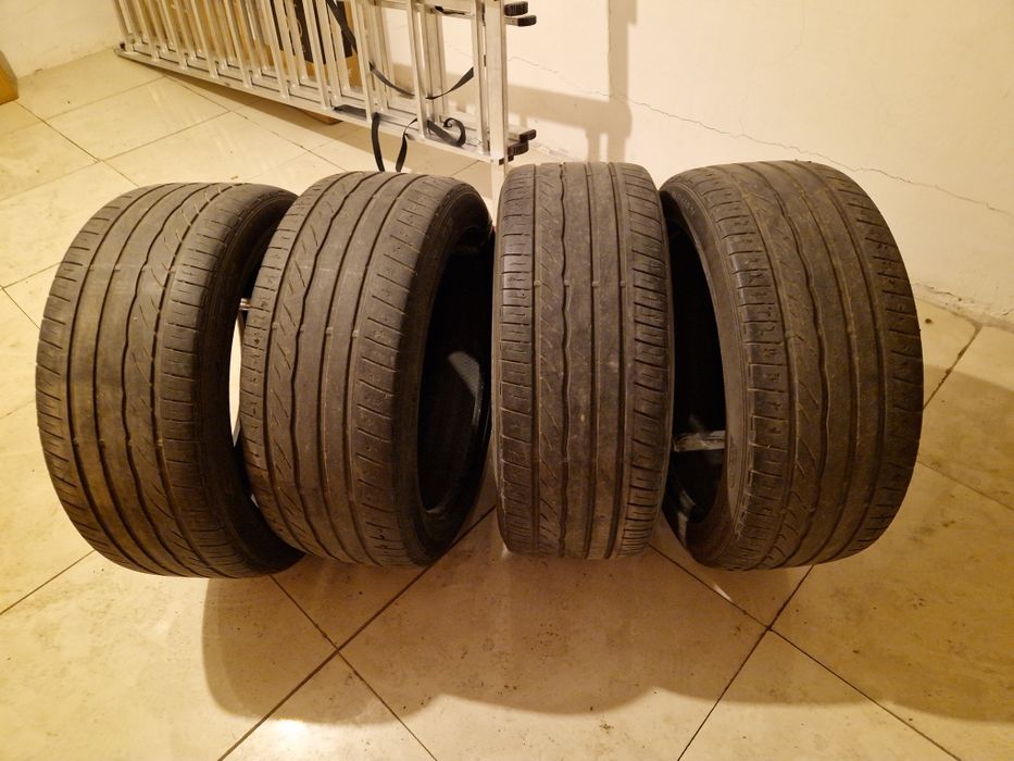 Продам летние шины размеры 21/45/265