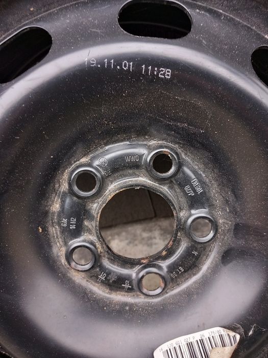 Vând geanta nouă cu anvelopape 14