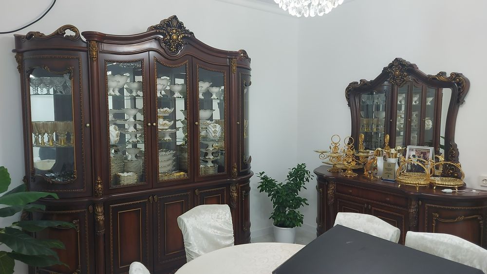 Продам сервант и комод б/у