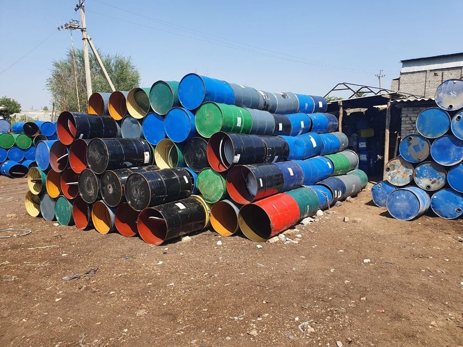 Bochkalar temir 200 litrlik razmer  60x92 pajarkaga shel 200 ming