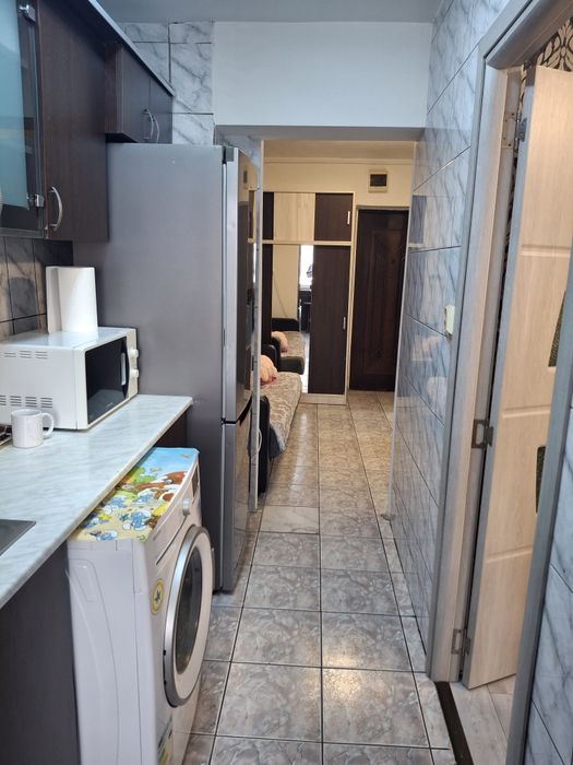 Închiriez apartament