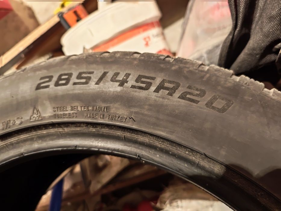 285/45/20 зимни гуми Falken