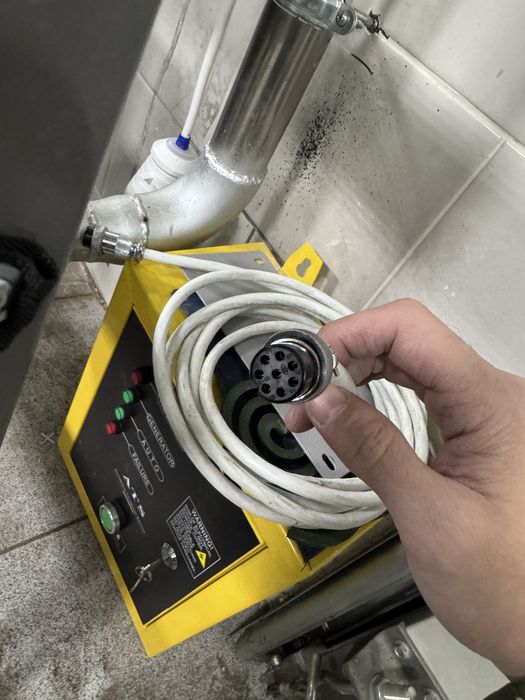 Бензиновый генератор.