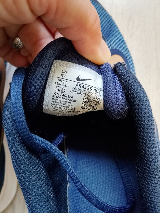 Adidași Nike măr 38