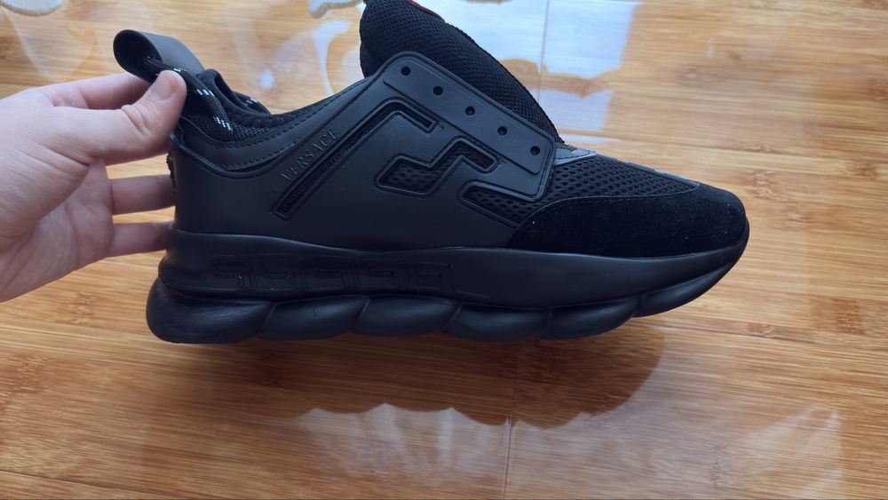 Versace Chain Reaction Black