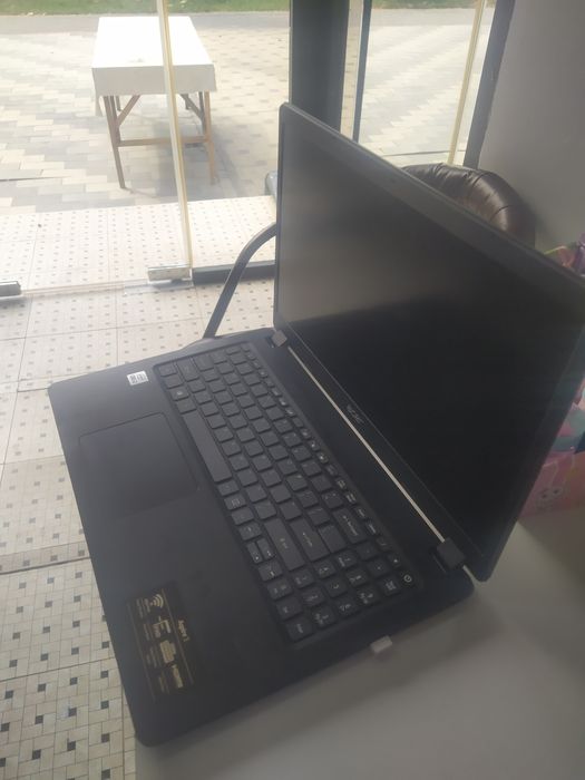 aser rusumli konpyuter srochna sotiladi. 2023-yil olingan ko'p ishlati