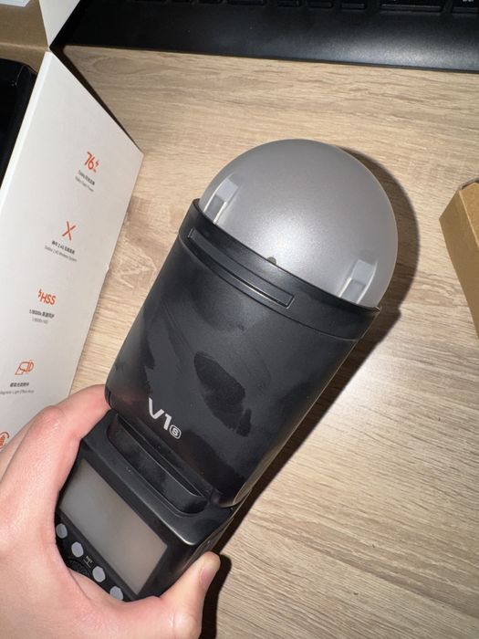 Godox V1S - нова, с магнитен дифузьор