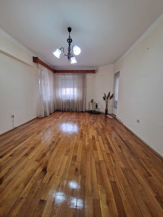 Persoana fizica vand apartament 3 camere72,5mp