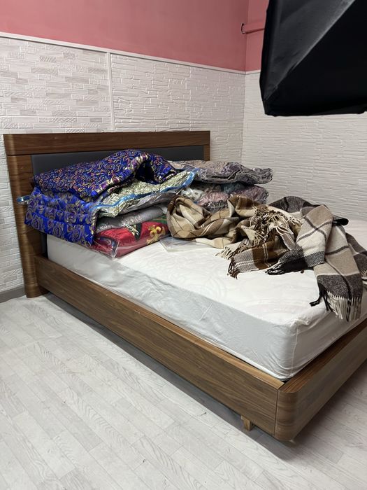 кровать натуральное дерево