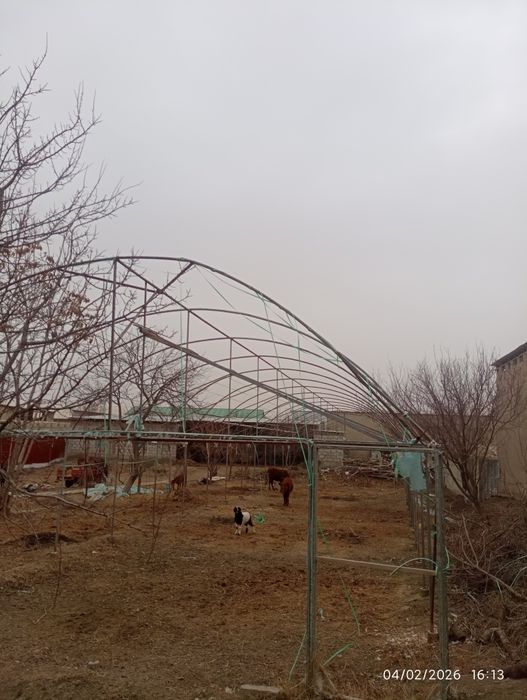 Parnik sotiladi Yana kelishamiz