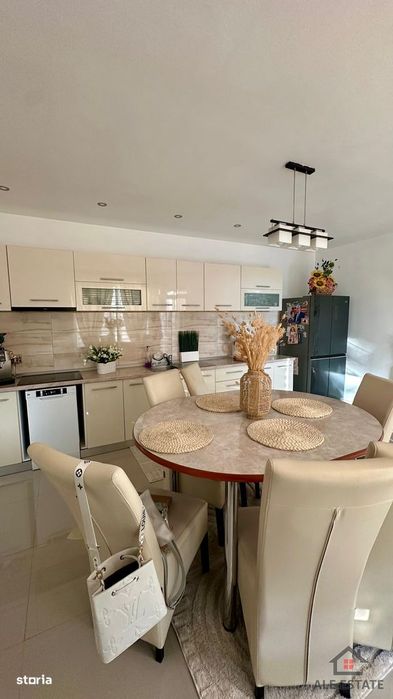 Casă modernă, P+E, 5 camere, 3 băi, teren 3.200 mp, zona Salina Turda