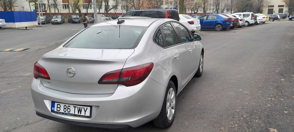 Opel astra 1.6 benzina , 2017 , euro 6 .