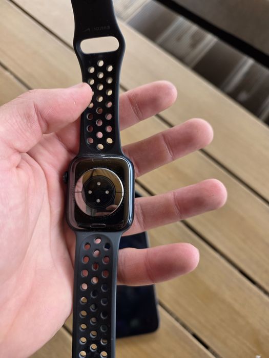 Apple iPhone 13 pro max / apple watch 7 Nike