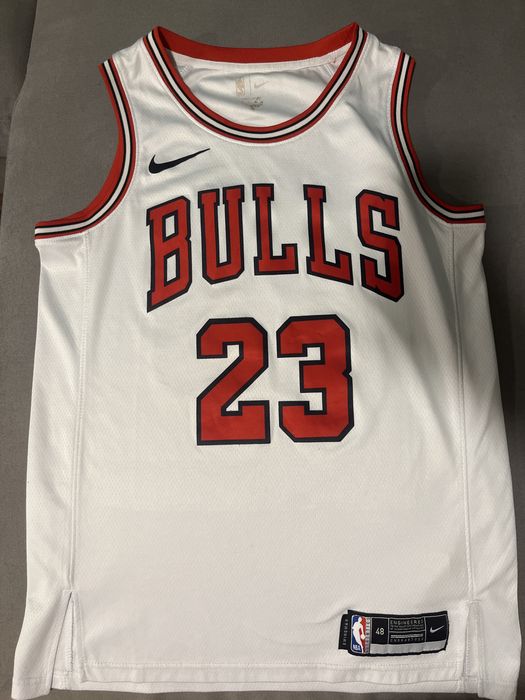 Потник на Michael Jordan.