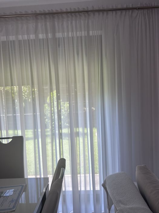 Set complet perdea + draperii + galerie dublă pentru living – stare foarte bună