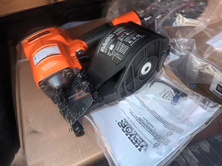 НАЛИЧЕН Нов пистолет за пирони