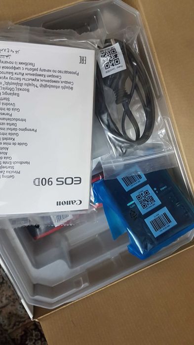 Продам Кенон 90Д с обьективом 50 СТМ