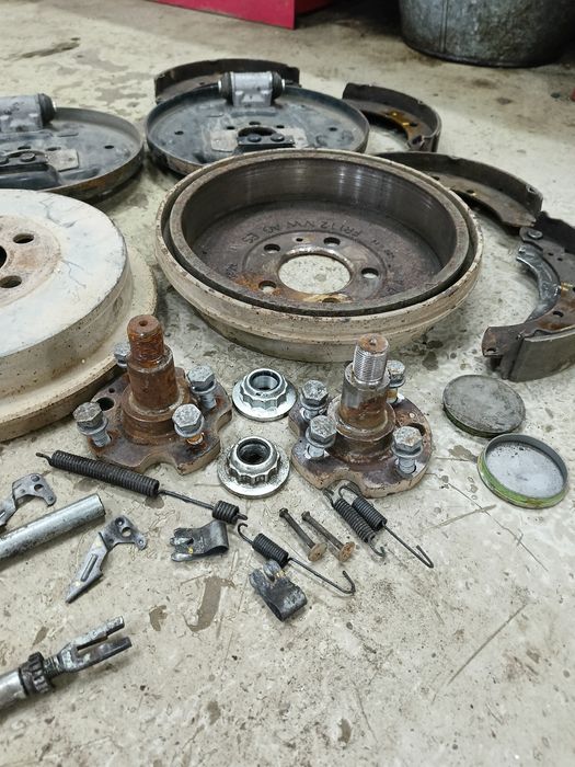 Запчасти на Поло 2015г. седан.