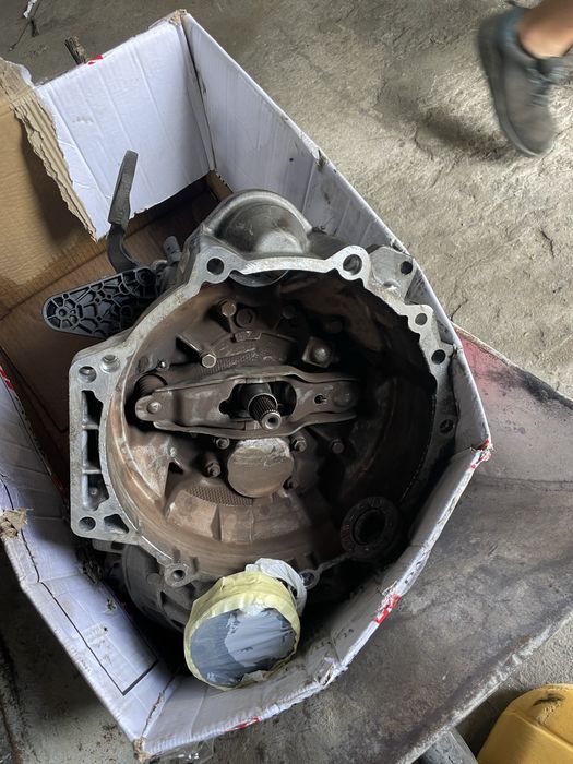 ръчна скоростна кутия шкода супърб 3 1.6 тди Skoda superb 3 1.6 tdi