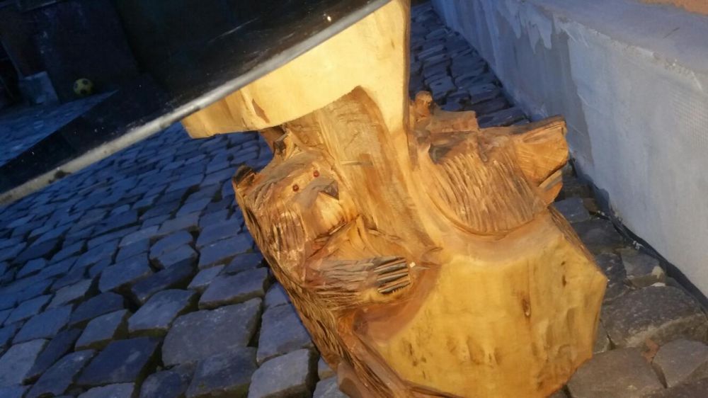 Vand masuta cafea sculptata ( unicat )