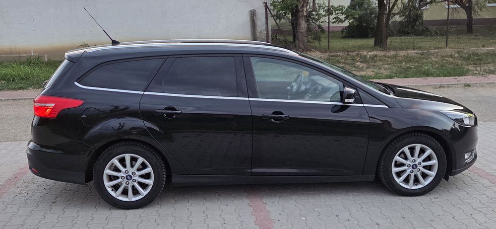 FORD Focus 2015 — imagine 5