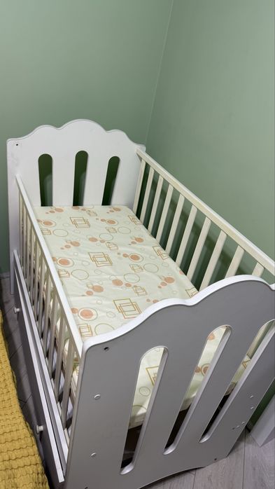 Продам кровать-манеж