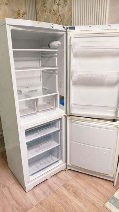 Холодильник рабочий,  İndesit