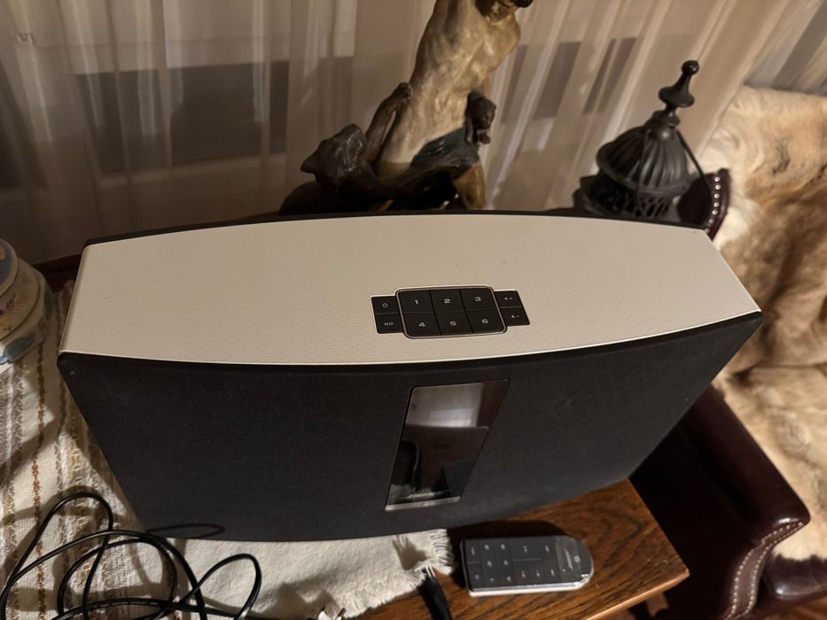 2 бр Тонколони  Bose Sound Touch 30 WIFI music system. Цената е за 1бр