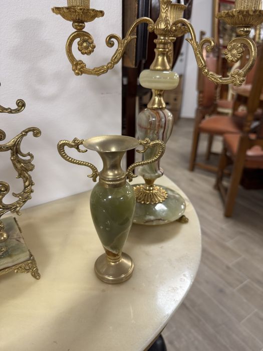 Set din onix si bronz - suport ceas, doua sfesnice si doua vaze