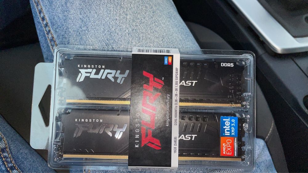 Продавам компютър