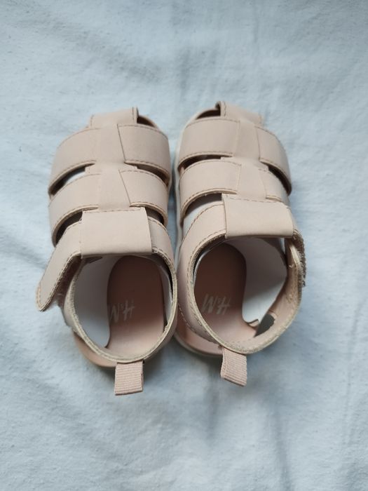 Детски сандали за прохождане