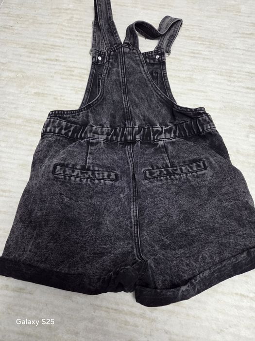 Lot pantaloni scurți  si salopeta pantaloni scurti