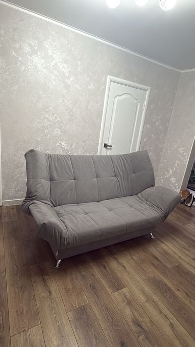 Продам почти  новый диван