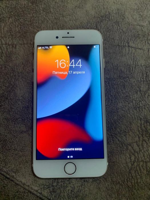 Продам iPhone 7 Apple