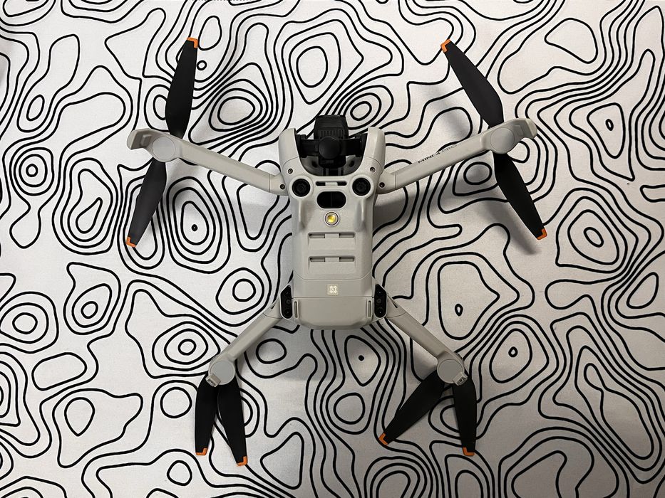 Продам дрон Dji mini 4 pro