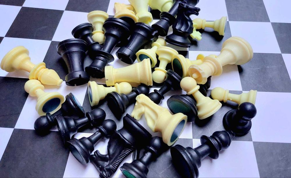 Vand piese si tabla sah