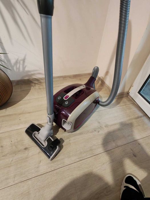 Прахусмокачка Philips Silent Star Parquer