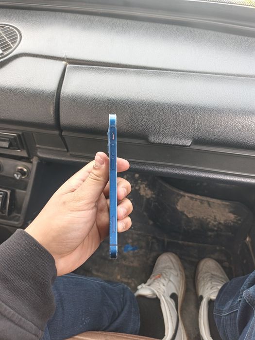 iPhone 12 с гарантией