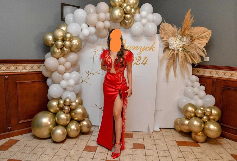 Страхотна бална рокля