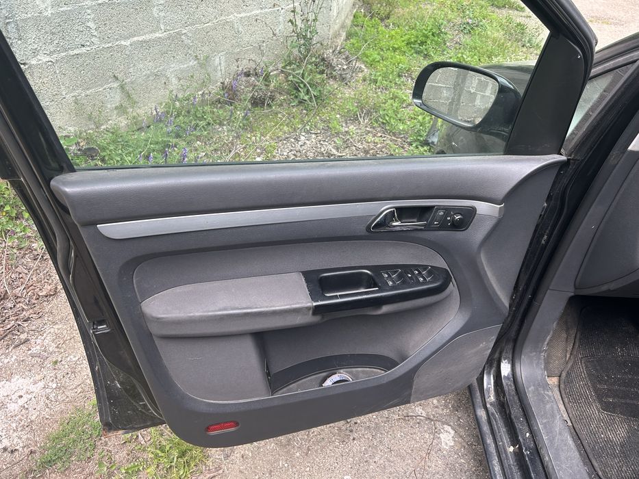 VW Touran 2.0 tdi DSG  140кс На части BKD