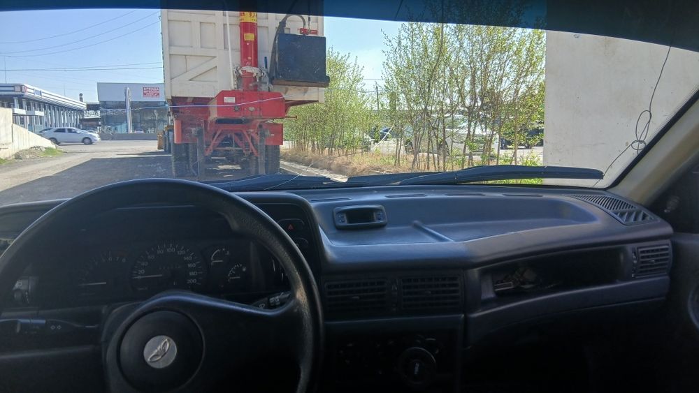 Neksia 1 sons 98 yil gaz benzinda yuradi holati yaxshi