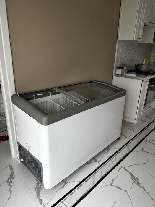 Продам морозильник Снеж