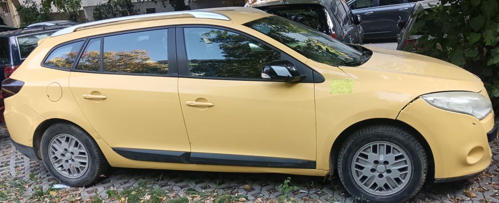 Продавам Рено  меган 3 цял или на части.