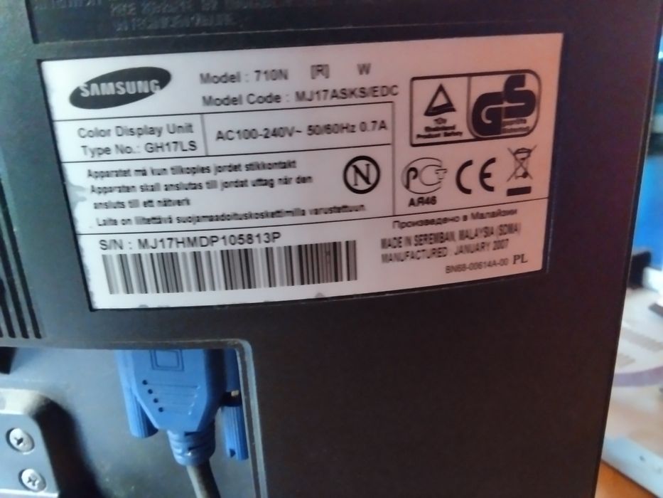 оригинален 17 инчов монитор Самсунг-перфектен