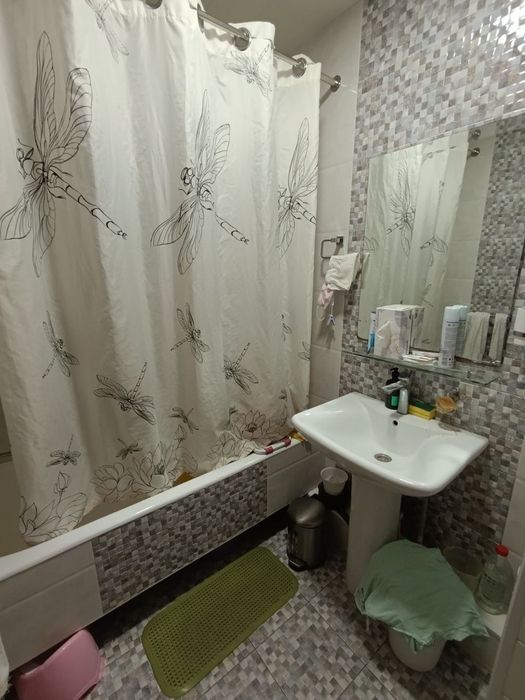 Продаётся 4-х комнатная квартира в Сергели 8