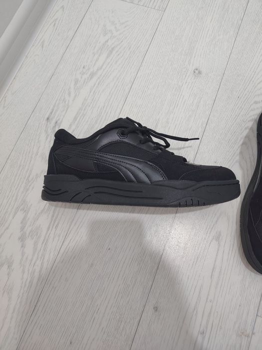 Продам кроссовки новые