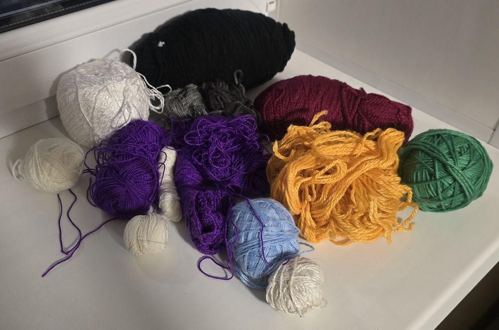 Пряжа. Нитки .   .