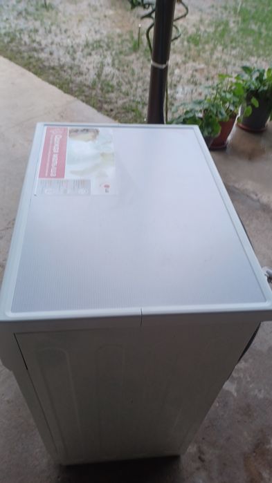 Стиралька LG почти новый автомат в отличном состояние работает отлично